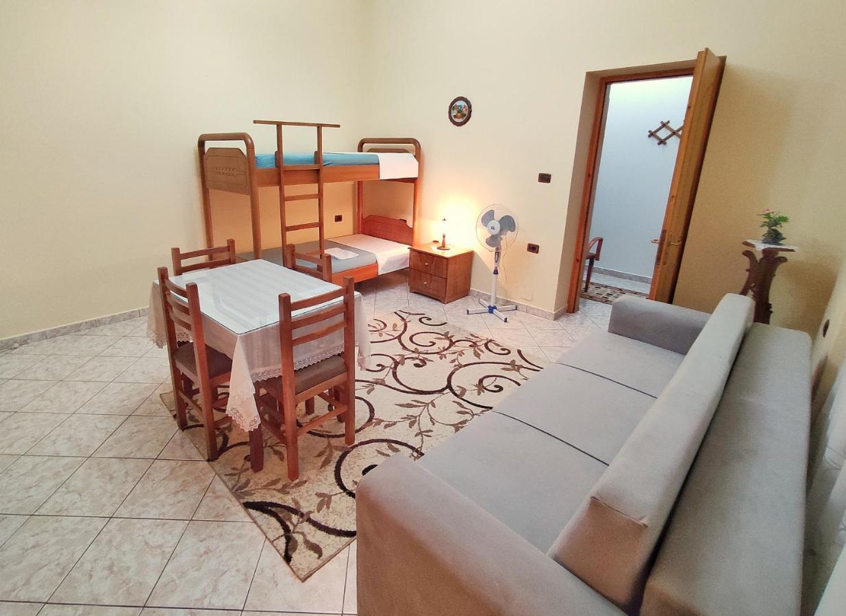 Artur'S Apartment Gjirokastër المظهر الخارجي الصورة