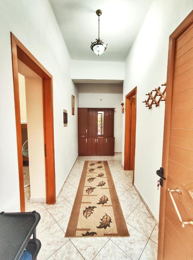 Artur'S Apartment Gjirokastër المظهر الخارجي الصورة